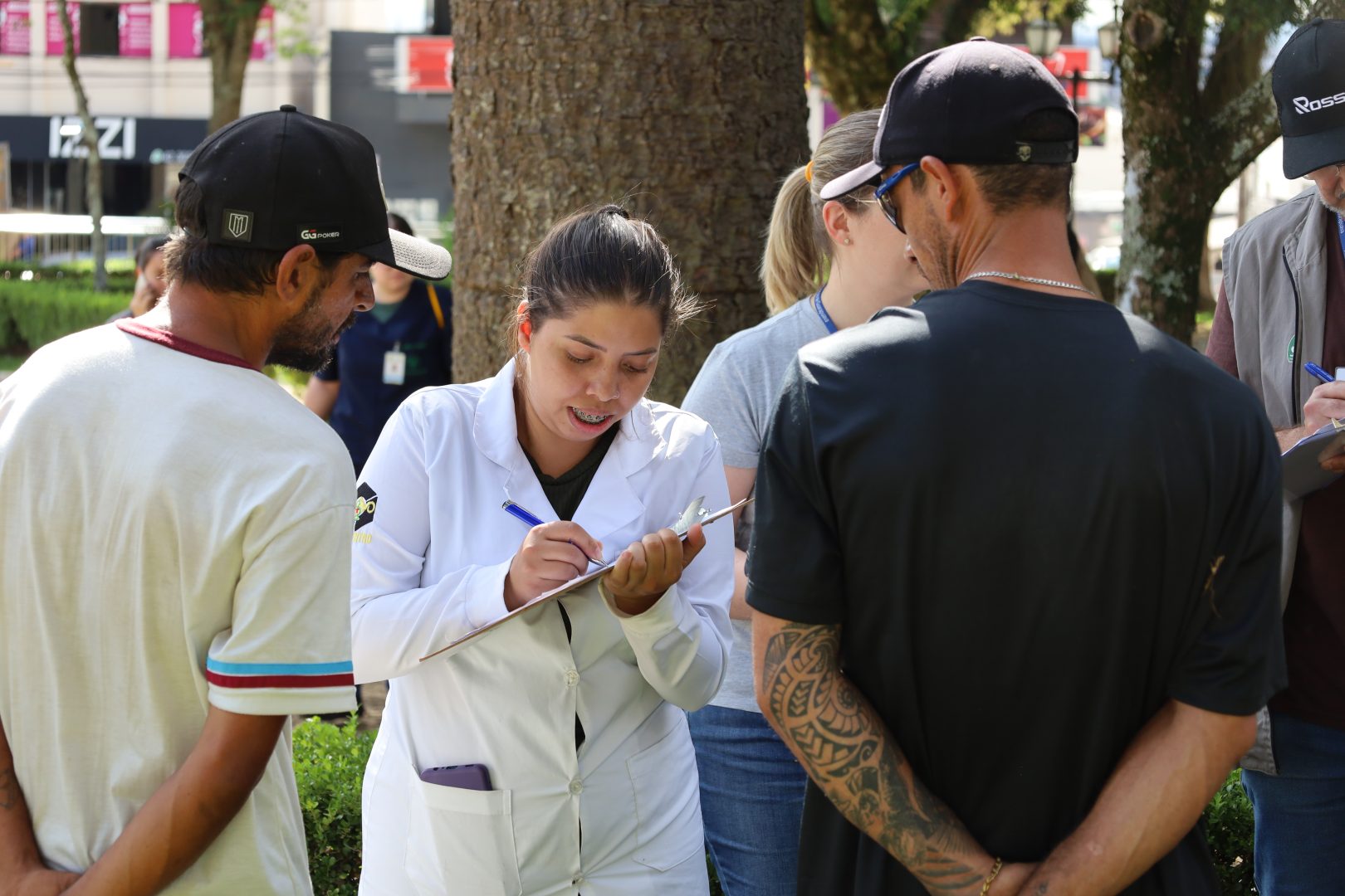  Ação conjunta mobiliza prefeitura e forças de segurança em abordagem a pessoas em situação de rua em Guarapuava