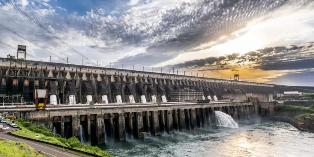 Itaipu injeta R$ 5,7 bilhões para reduzir conta de luz no Paraná