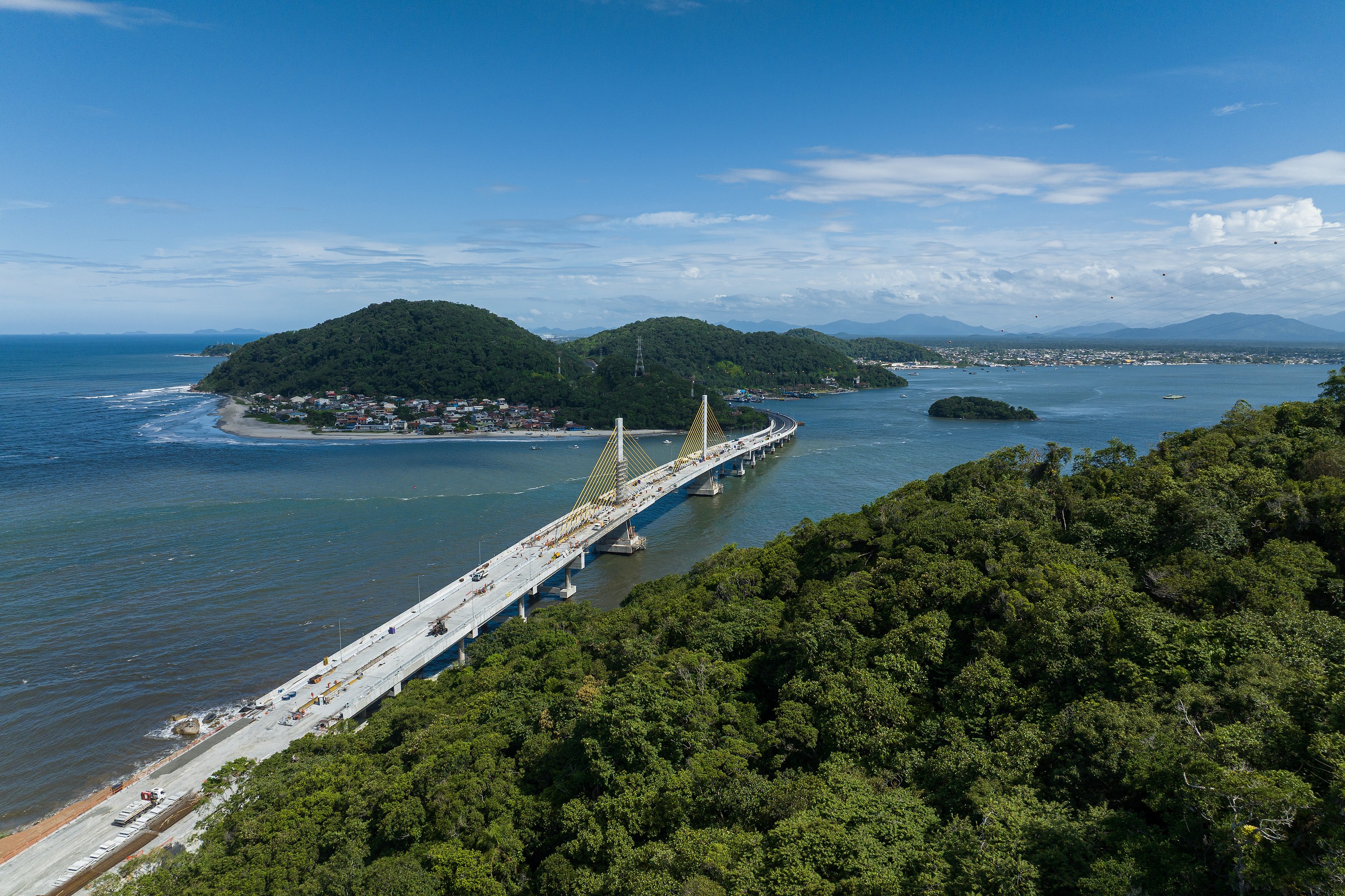 Governador Ratinho Junior anuncia entrega da Ponte de Guaratuba para 29 de abril